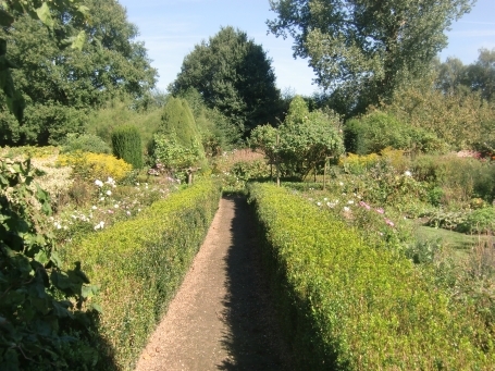 Wijchen-Hernen : Dorpsstraat, Schloss Hernen, Schlossgarten